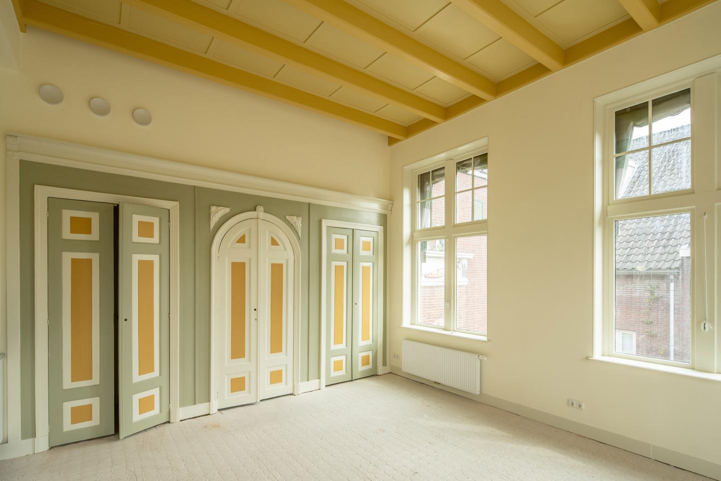 Authentieke inbouwkasten in Perksflat van Sint Anthony Gasthuis
