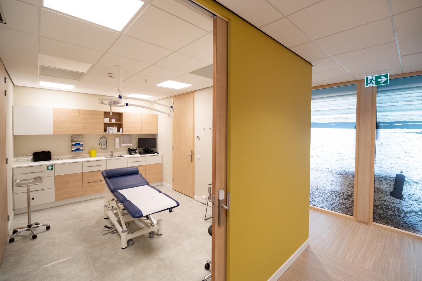 Binnenzijde gezondheidscentrum en huisartsenpraktijk