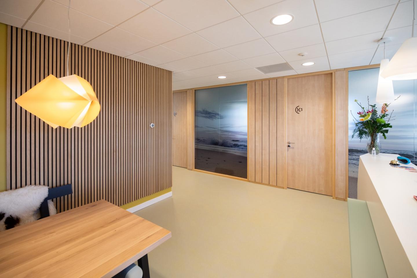 Binnenzijde gezondheidscentrum en huisartsenpraktijk